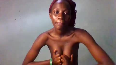 Snapshot of erica843871 chatting on 10/04/25, 08:34 Erica online show from 10/04/25, 08:34