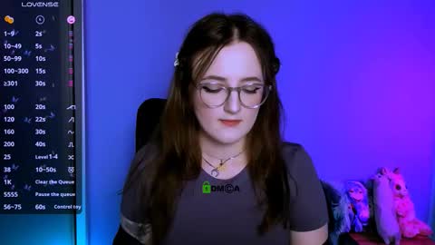 Snapshot of erica_breeze chatting on 11/15/25, 08:38 your dear Erica online show from 11/15/25, 08:38