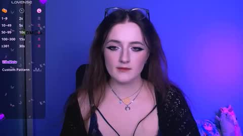 Snapshot of erica_breeze chatting on 11/19/25, 09:26 your dear Erica online show from 11/19/25, 09:26