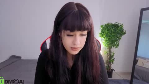 Snapshot of erica_peach chatting on 10/07/25, 02:36 Erika online show from 10/07/25, 02:36