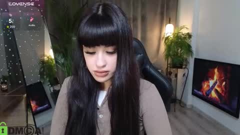 Snapshot of erica_peach chatting on 10/14/25, 02:51 Erika online show from 10/14/25, 02:51