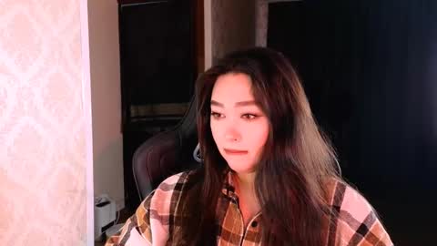 Snapshot of erica_wayne chatting on 12/01/25, 02:27 Erica Wayne online show from 12/01/25, 02:27