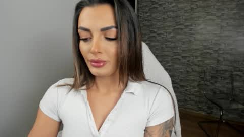 Snapshot of erica_xoo chatting on 10/04/25, 03:48 Riaaa online show from 10/04/25, 03:48