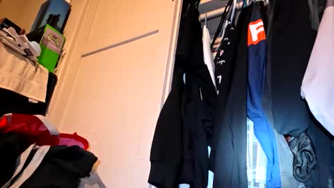 Snapshot of erick346 chatting on 12/03/25, 02:41 erick346 online show from 12/03/25, 02:41