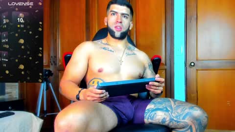 Snapshot of erick_blake_ chatting on 12/20/24, 04:09 my online show from 12/20/24, 04:09