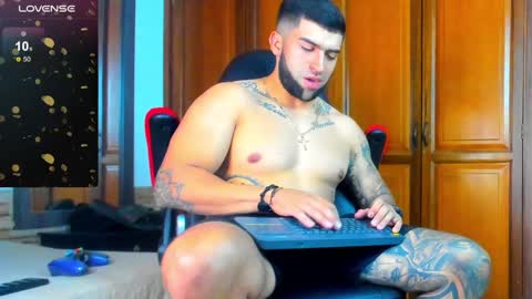 Snapshot of erick_blake_ chatting on 12/27/24, 03:42 my online show from 12/27/24, 03:42