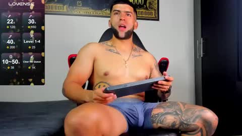 Snapshot of erick_blake_ chatting on 03/08/25, 04:23 my online show from 03/08/25, 04:23