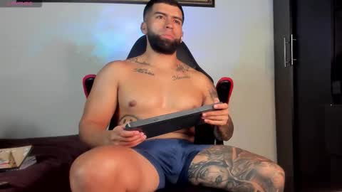 Snapshot of erick_blake_ chatting on 10/20/25, 04:46 my online show from 10/20/25, 04:46