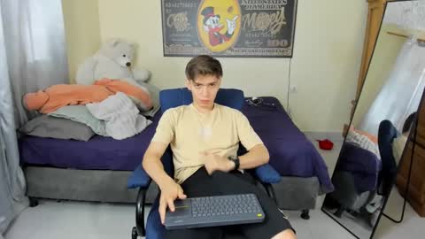 Snapshot of erick_de_rossee chatting on 10/06/25, 06:38 erick_de_rossee online show from 10/06/25, 06:38