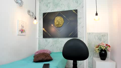   online show from 01/12/25, 04:00