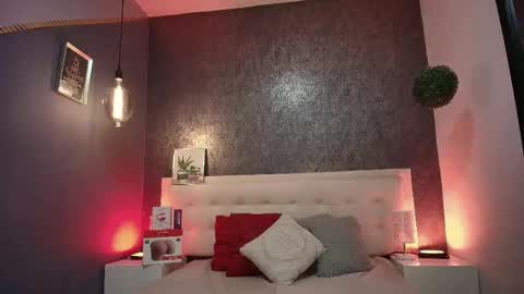   online show from 03/12/25, 03:35