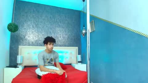 Snapshot of erick_zhimerman chatting on 11/03/25, 03:30 online show from 11/03/25, 03:30