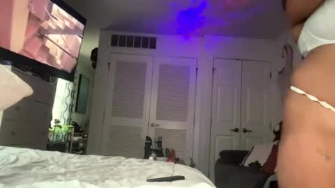 Lea  Erik online show from 11/11/25, 06:30