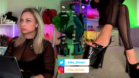 Erika      online show from 11/08/25, 02:39