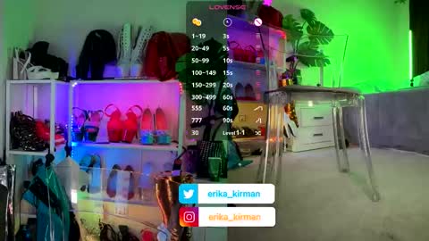 Erika      online show from 11/12/25, 03:45