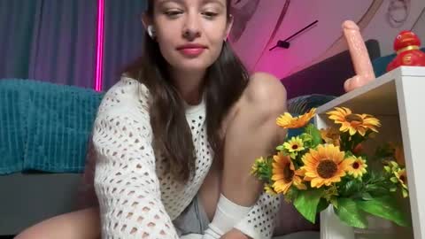Snapshot of erika_miu chatting on 10/17/25, 05:37 Erika Miu online show from 10/17/25, 05:37