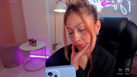 Erika Benz online show from 12/15/24, 05:23