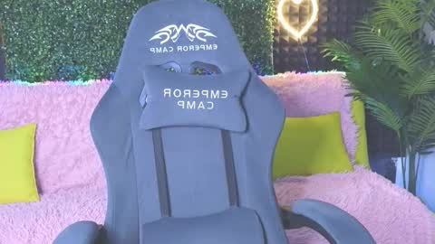 Snapshot of erikabrian chatting on 10/03/25, 02:19 erikabrian online show from 10/03/25, 02:19