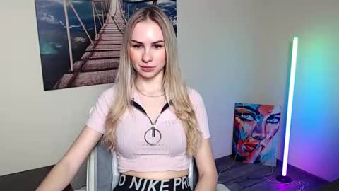 Erika online show from 11/28/25, 01:14