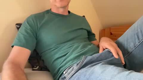 Snapshot of erikwant2 chatting on 09/09/25, 08:58 erikwant2 online show from 09/09/25, 08:58