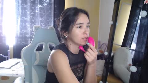 erina_1 online show from 09/21/25, 03:13