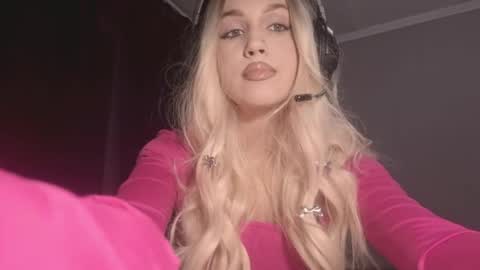 Katrin online show from 05/01/26, 03:38
