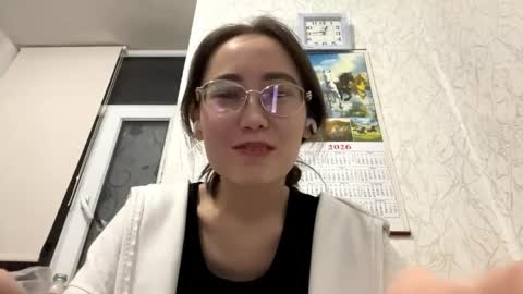 Snapshot of erinnthurmond chatting on 05/29/26, 07:45 Luna online show from 05/29/26, 07:45