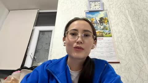 Snapshot of erinnthurmond chatting on 06/02/26, 09:39 Luna online show from 06/02/26, 09:39