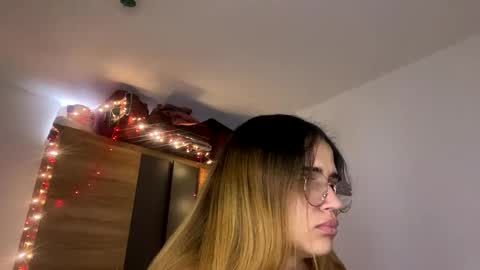 Snapshot of erixed chatting on 05/11/26, 04:04 Gabs online show from 05/11/26, 04:04