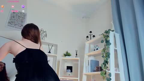 Snapshot of erline_may chatting on 02/26/26, 09:30 Sofia online show from 02/26/26, 09:30