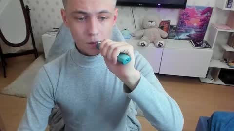 Max online show from 10/17/25, 02:04