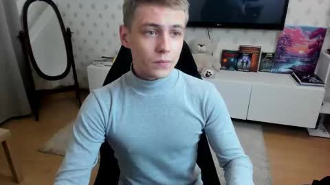 Max online show from 11/06/25, 01:17