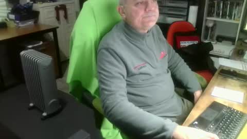 ernello online show from 11/04/25, 07:07