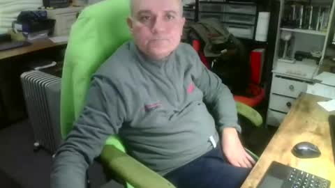 ernello online show from 12/04/25, 01:53