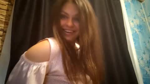 Bella online show from 09/17/25, 09:38