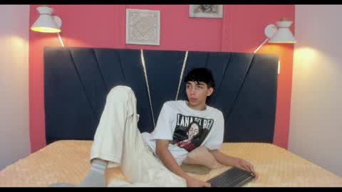 Snapshot of ero_boy40 chatting on 05/29/26, 03:37 ero_boy40 online show from 05/29/26, 03:37