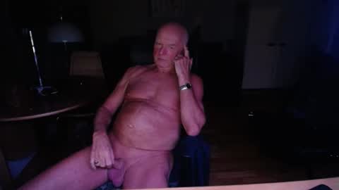 Snapshot of eroen chatting on 09/11/25, 09:48 eroen online show from 09/11/25, 09:48