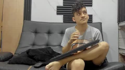 Snapshot of eros_fang chatting on 11/28/25, 09:34 eros_fang online show from 11/28/25, 09:34