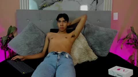 Snapshot of eros_lux1 chatting on 04/09/26, 12:10 Eros Lux1 online show from 04/09/26, 12:10