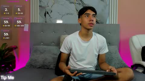 Snapshot of eros_lux1 chatting on 05/15/26, 01:07 Eros Lux1 online show from 05/15/26, 01:07