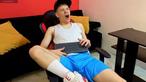 Snapshot of eros_steel chatting on 06/07/26, 03:54 Eros online show from 06/07/26, 03:54