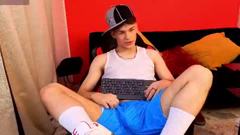 Snapshot of eros_steel chatting on 06/13/26, 04:43 Eros online show from 06/13/26, 04:43