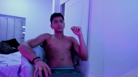 Snapshot of eros_wild chatting on 02/21/25, 03:01 eros_wild online show from 02/21/25, 03:01