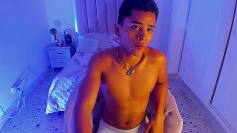 Snapshot of eros_wild chatting on 03/09/25, 10:19 eros_wild online show from 03/09/25, 10:19
