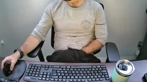 Snapshot of eroskatt chatting on 01/11/25, 12:12 Eroskatt online show from 01/11/25, 12:12