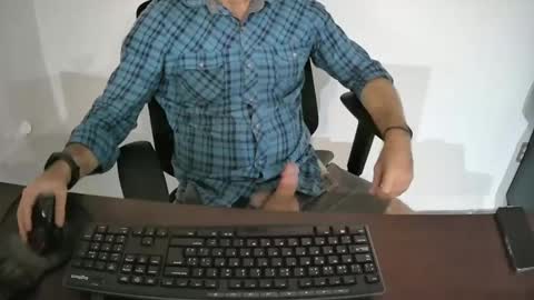 Snapshot of eroskatt chatting on 01/30/25, 03:44 Eroskatt online show from 01/30/25, 03:44