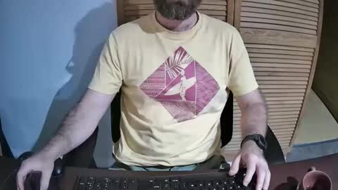 Snapshot of eroskatt chatting on 10/12/25, 01:04 Eroskatt online show from 10/12/25, 01:04