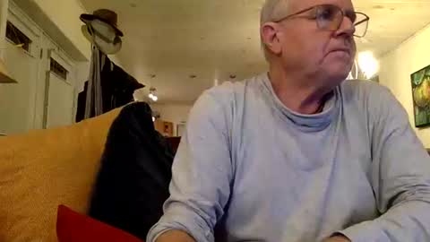 Snapshot of erostalk chatting on 12/11/24, 11:10 eros online show from 12/11/24, 11:10
