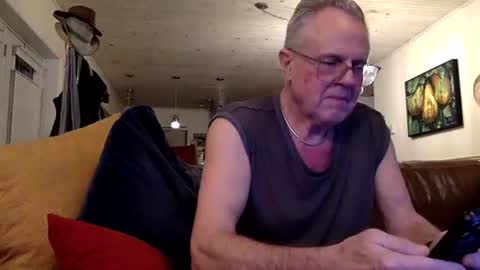 Snapshot of erostalk chatting on 12/12/24, 02:37 eros online show from 12/12/24, 02:37