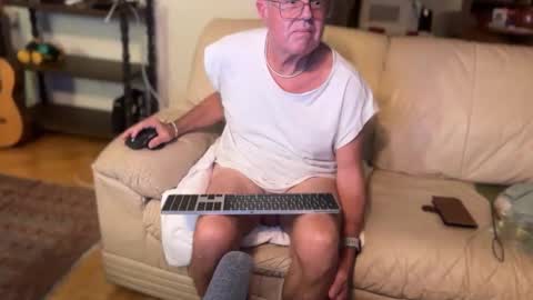 Snapshot of erostalk chatting on 10/04/25, 07:17 eros online show from 10/04/25, 07:17